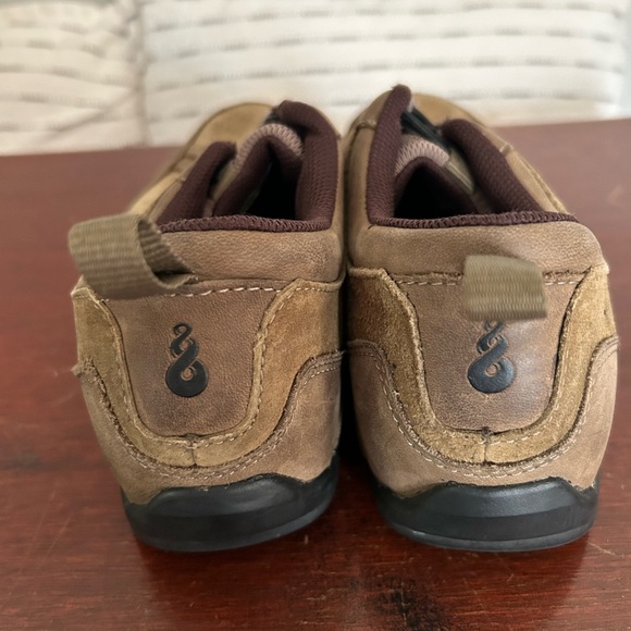 Women’s Ahnu hiking shoes size 7 - Picture 2 of 5